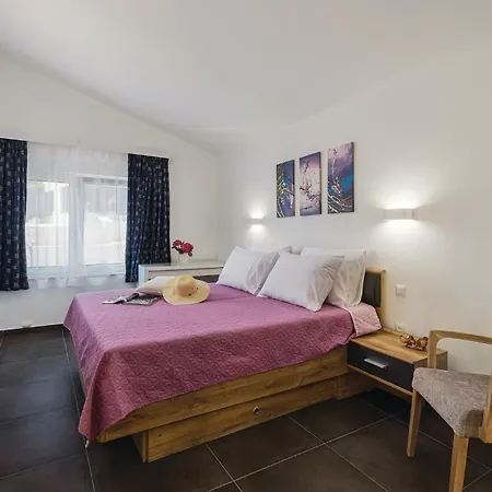 Tatil Evi In With Jacuzzi Krnica