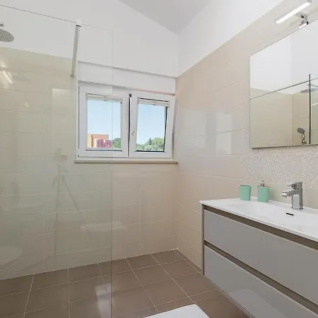 In With Jacuzzi Tatil Evi Krnica
